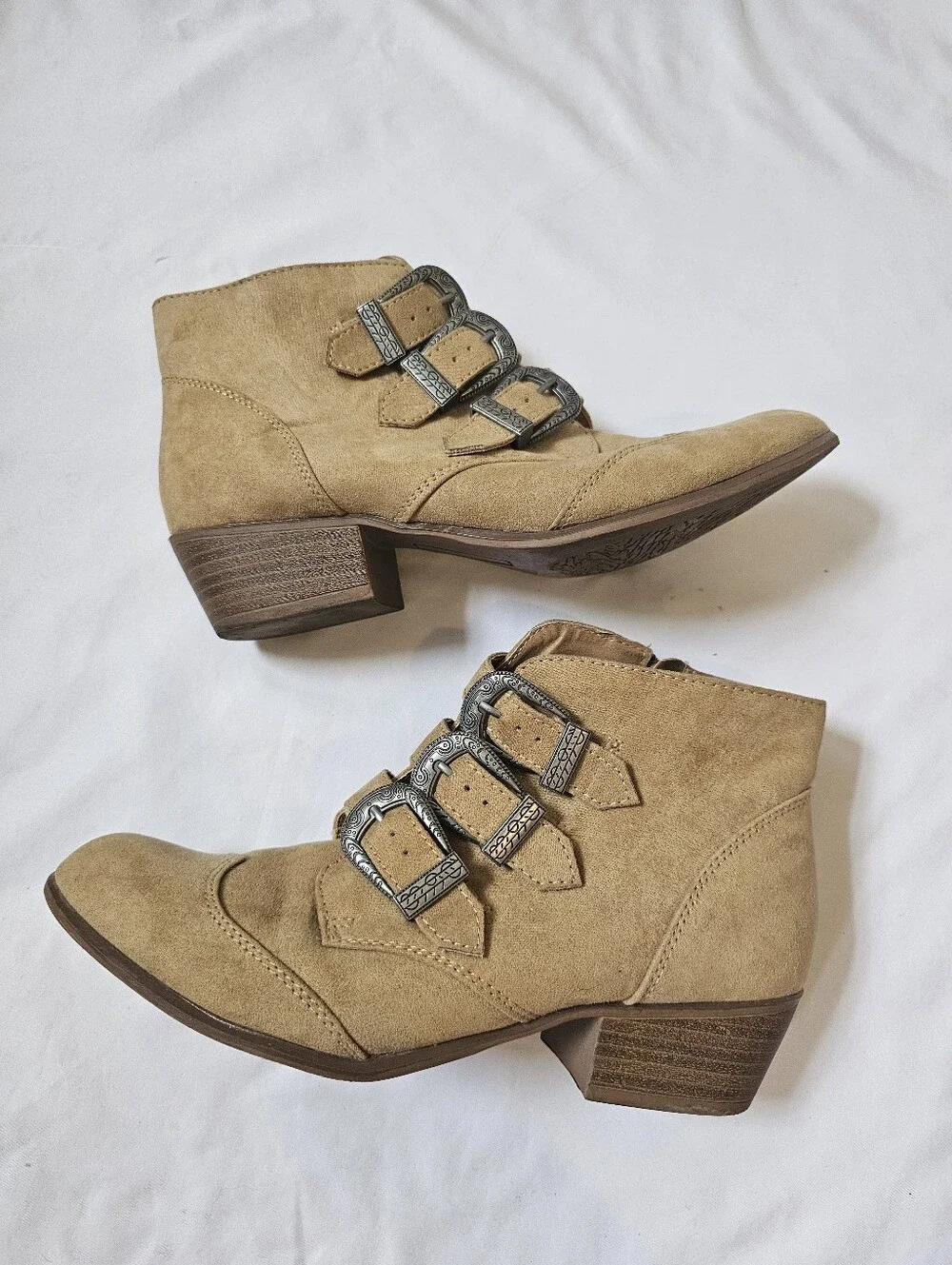 SO Tan Faux Suede Triple Buckle Western Ankle Boots Size 7.5